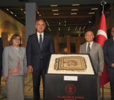 ABD’DEN İADE EDİLEN ZEUGMA MOZAİK PANELİ EVİNE KAVUŞTU